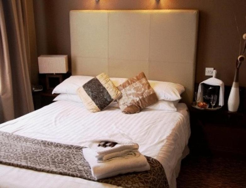 The White House Hotel Telford Room photo