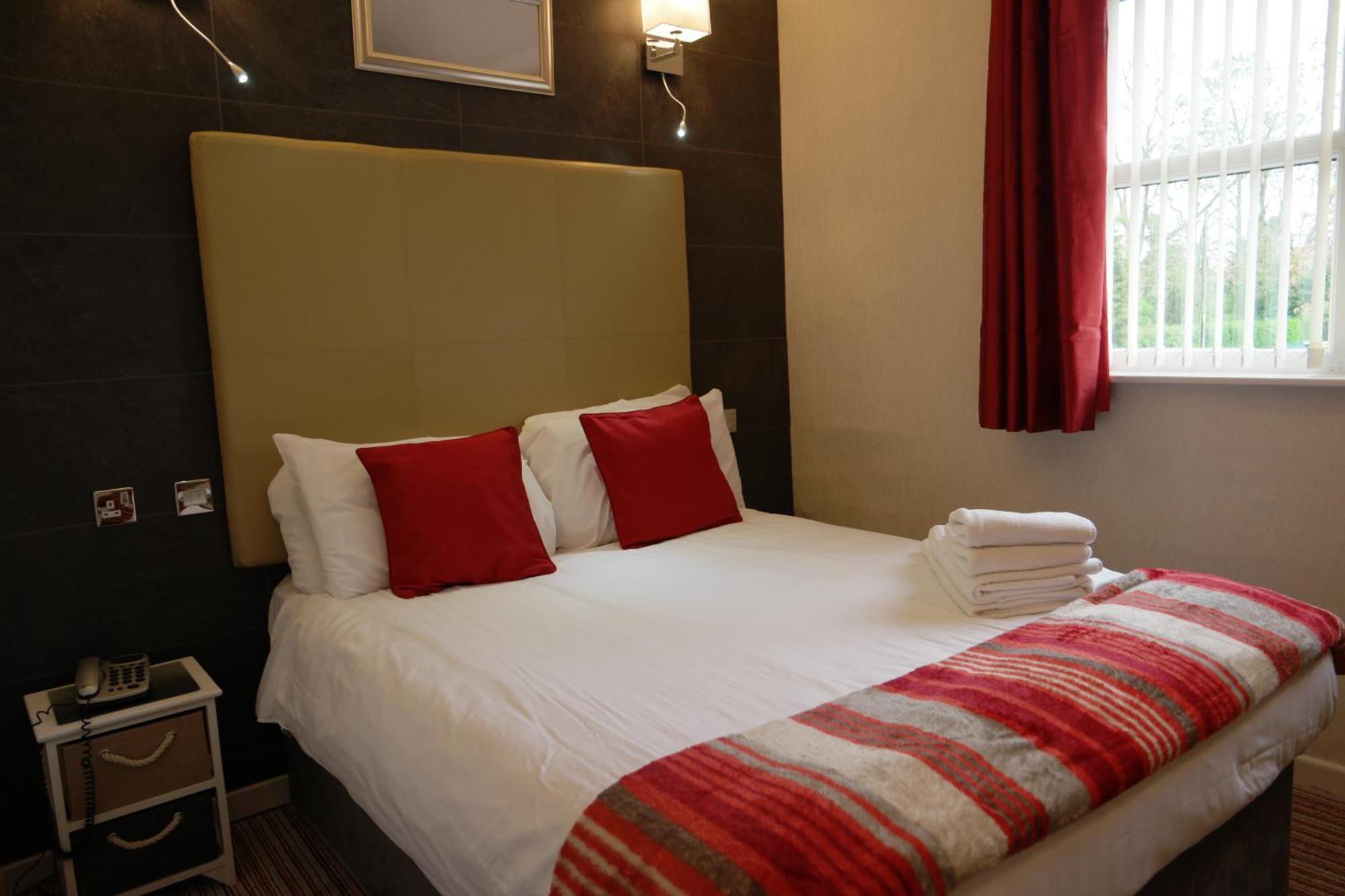 The White House Hotel Telford Exterior photo