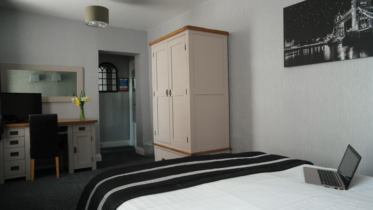 The White House Hotel Telford Exterior photo